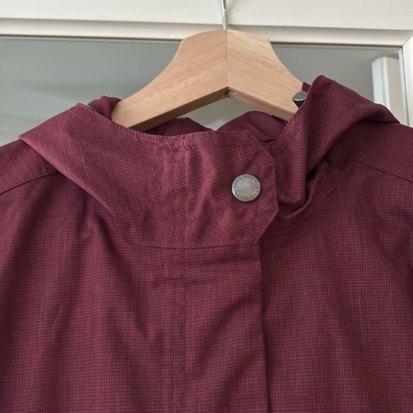 Eddie Bauer Burgundy Rain/Wind Jacket - Picture 4 of 11